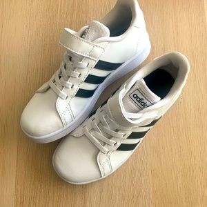 Adidas Boys Shoes Size 1
